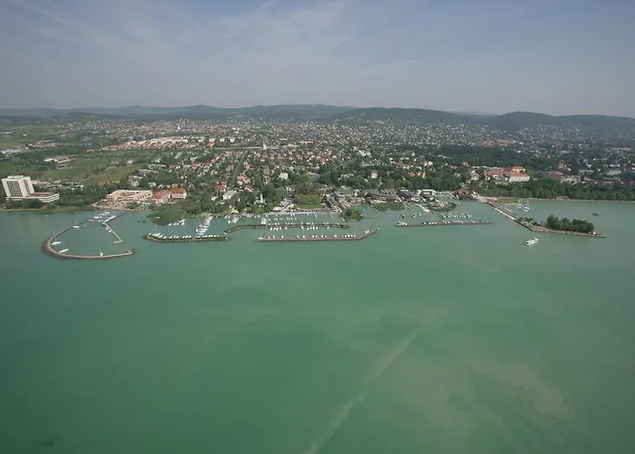 Vitorlas Vendeghaz 3*